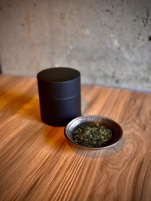 上煎茶 — 良質な茶葉の日本茶体験 / High-end Sencha Experience